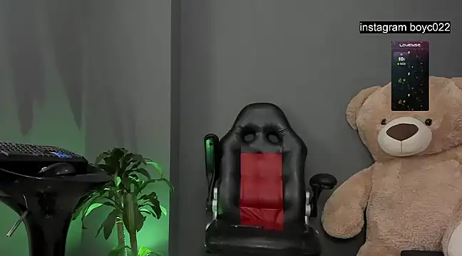 boyc022  online show from January 29, 12:33 am