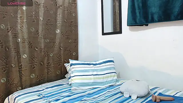 Snapshot of Thhiago_tay chatting on October 19, 8:06 am Thhiago tay online show from October 19, 8:06 am