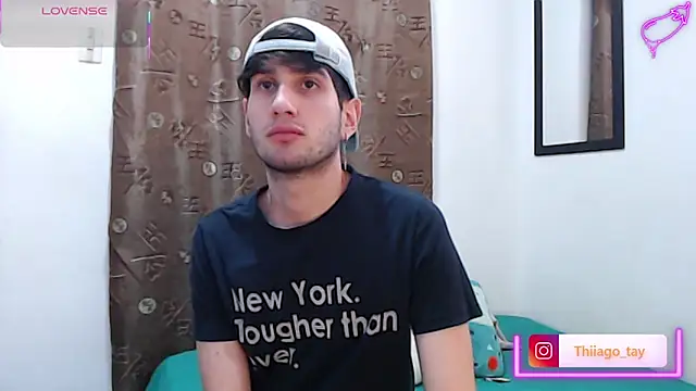 Snapshot of Thhiago_tay chatting on September 14, 8:22 pm Thhiago tay online show from September 14, 8:22 pm