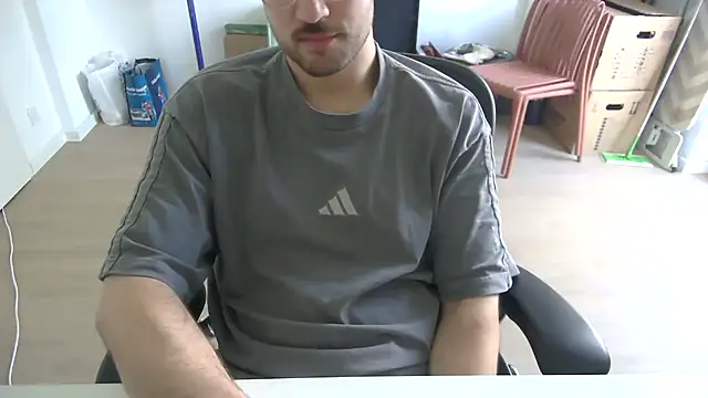 taallguyy 196 online show from April 19, 8:03 am