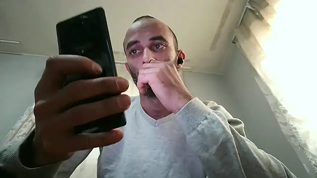 kisandgioni online show from December 23, 11:57 am