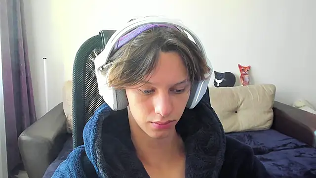 Snapshot of Ostin_meow chatting on October 17, 9:13 am Ostin meow online show from October 17, 9:13 am