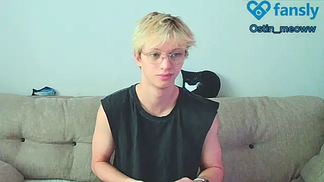 Snapshot of Ostin_meow chatting on January 12, 8:25 am Ostin meow online show from January 12, 8:25 am