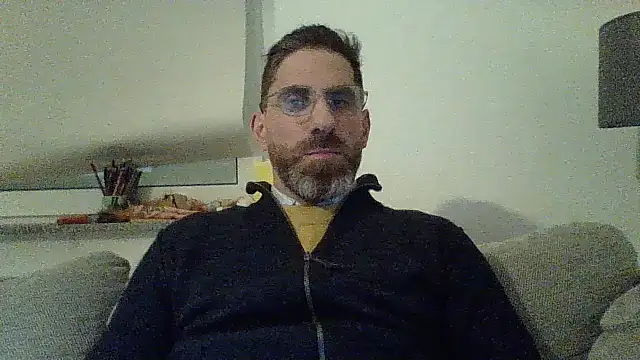 Snapshot of alcatraz009 chatting on January 14, 4:40 pm alcatraz009 online show from January 14, 4:40 pm