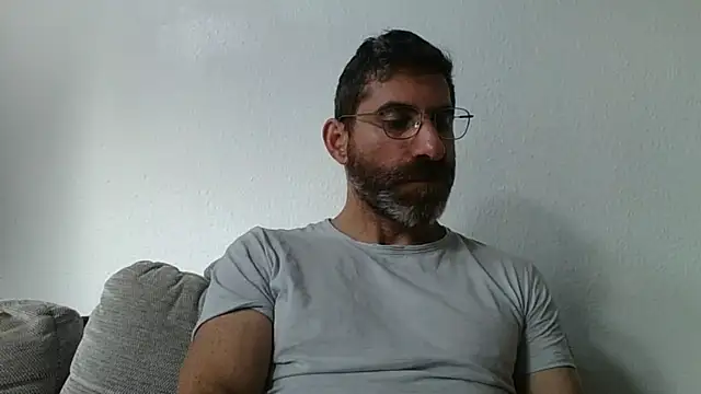 Snapshot of alcatraz009 chatting on September 19, 6:47 am alcatraz009 online show from September 19, 6:47 am