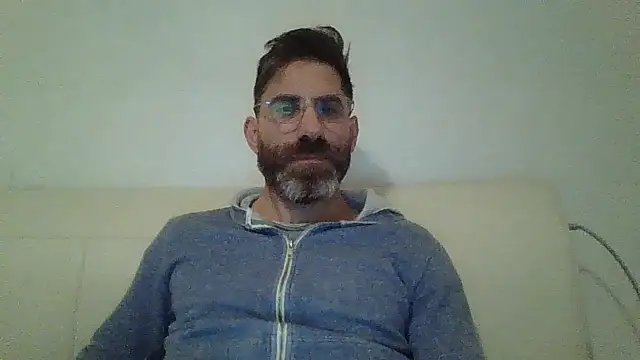 Snapshot of alcatraz009 chatting on December 4, 2:42 am alcatraz009 online show from December 4, 2:42 am