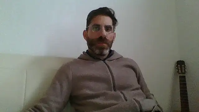 Snapshot of alcatraz009 chatting on December 16, 9:57 am alcatraz009 online show from December 16, 9:57 am