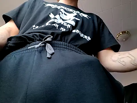 Snapshot of ChuckyyDee chatting on December 25, 10:39 am ChuckyyDee online show from December 25, 10:39 am