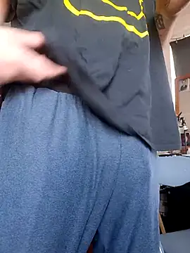 ChuckyyDee online show from April 6, 12:39 pm