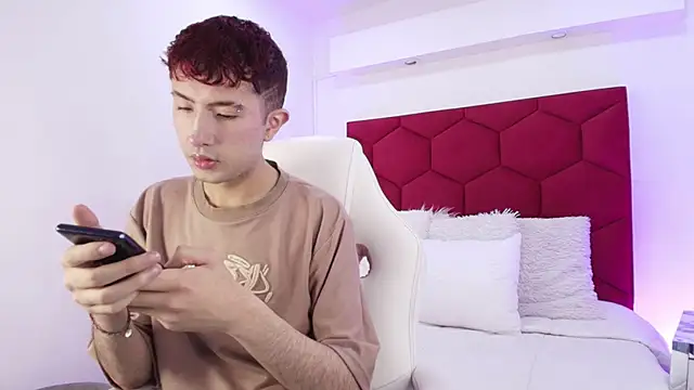 Noah Xitruxx online show from November 20, 12:48 pm