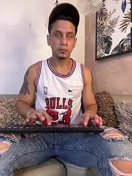 JoshMillerr  online show from December 14, 8:08 pm