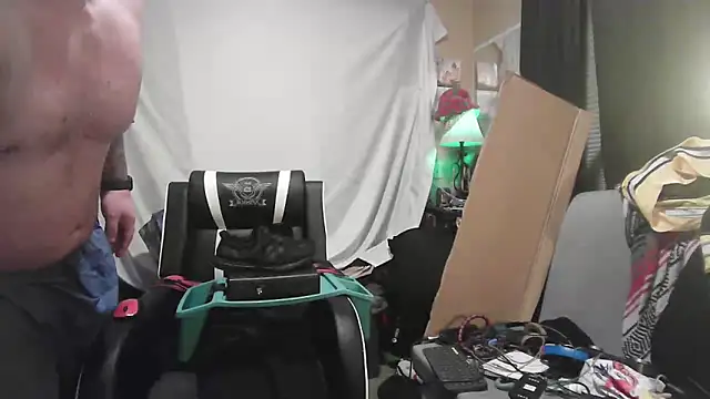 TwoFarty240 online show from January 8, 6:18 am