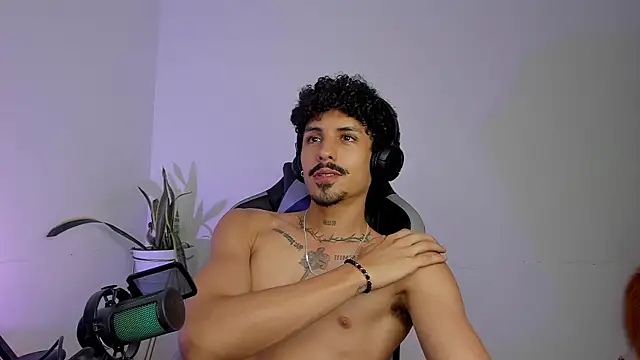 Lukeetaylor online show from June 13, 3:10 pm