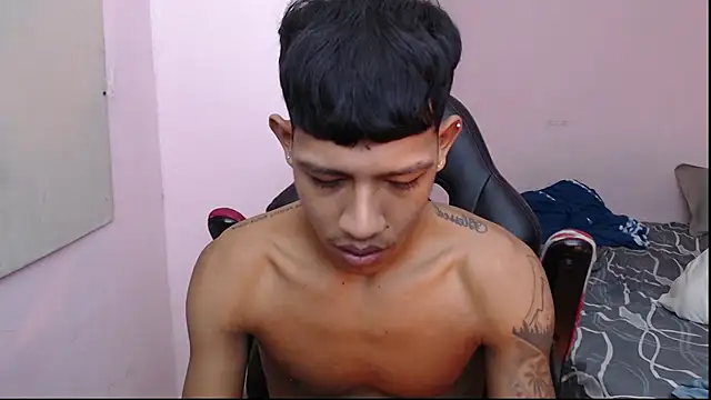 Snapshot of mr_stiven_ chatting on January 6, 1:42 am mr stiven  online show from January 6, 1:42 am