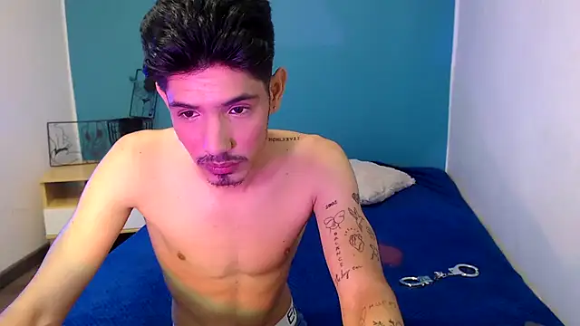 fabrizzio   online show from February 1, 8:37 pm