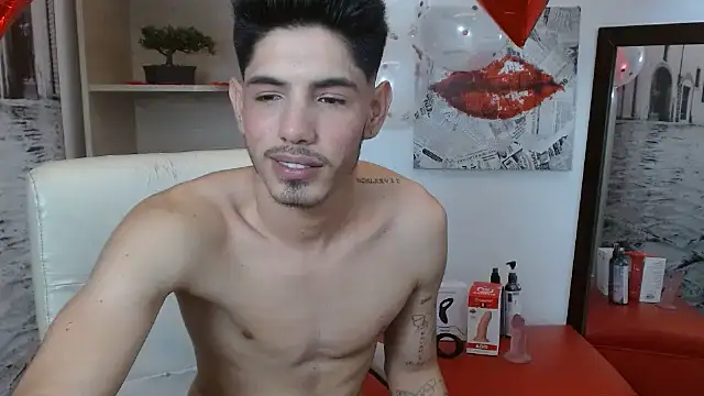 fabrizzio   online show from February 15, 7:50 pm