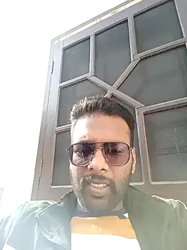 Snapshot of x_starmohit chatting on December 21, 7:03 am x starmohit online show from December 21, 7:03 am