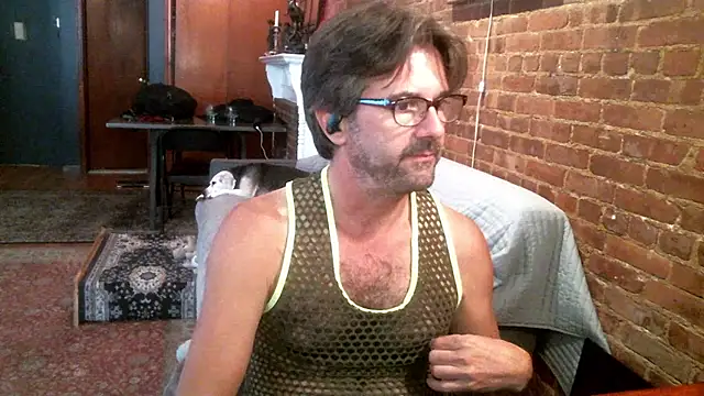 Snapshot of Johnny_Bottoms chatting on October 19, 5:27 pm Johnny Bottoms online show from October 19, 5:27 pm