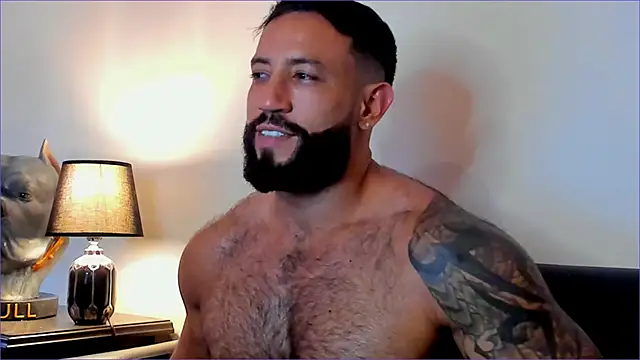 Snapshot of BradLeon_ chatting on October 15, 7:21 pm BradLeon  online show from October 15, 7:21 pm