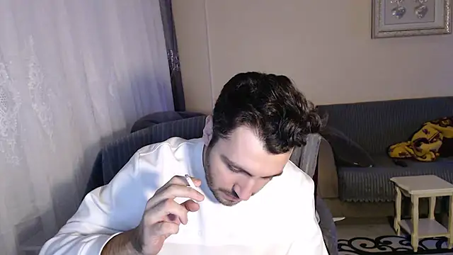 handsomeee04 online show from November 30, 10:56 pm