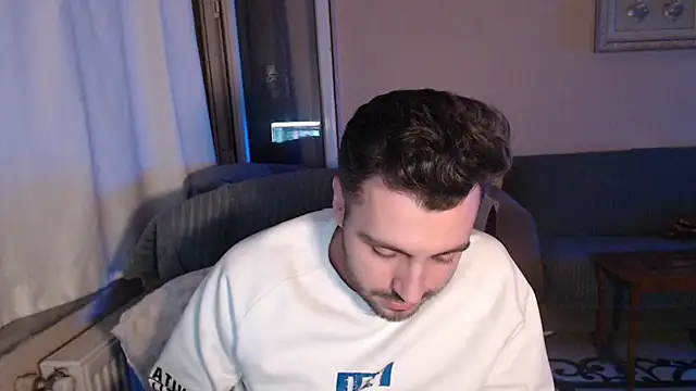 handsomeee04 online show from November 4, 9:38 pm