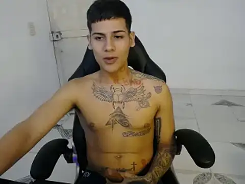 Clyde019 online show from January 2, 8:46 pm