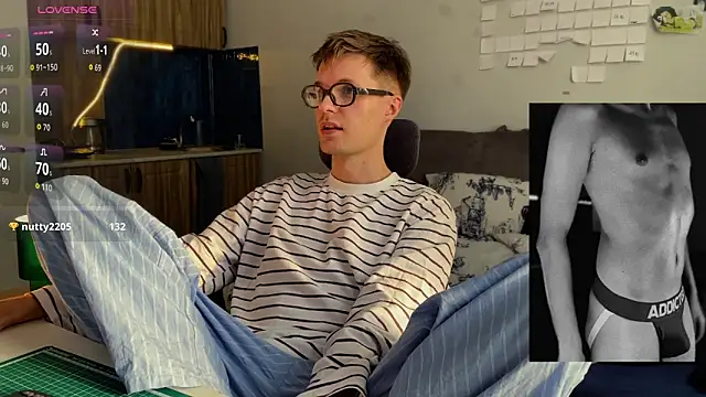 Leonnextdoor online show from February 25, 10:05 am