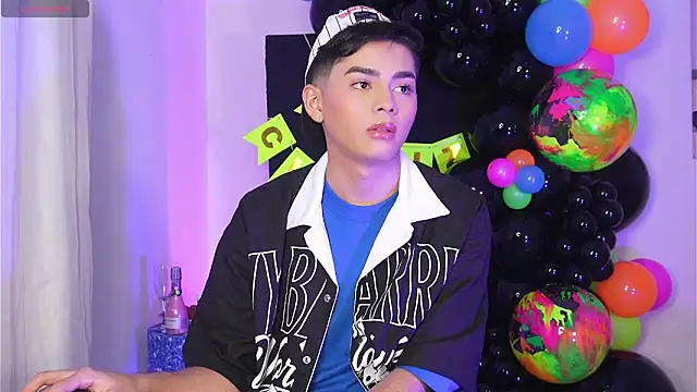 Maxi little online show from March 1, 8:08 pm