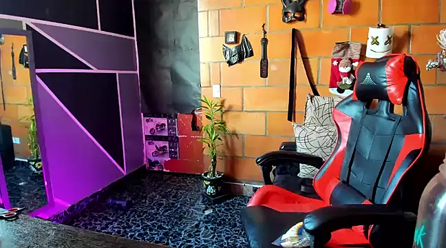 Adam Valenciia online show from February 2, 3:39 pm