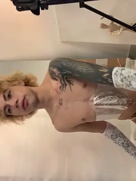 Henophiid online show from March 13, 1:21 am