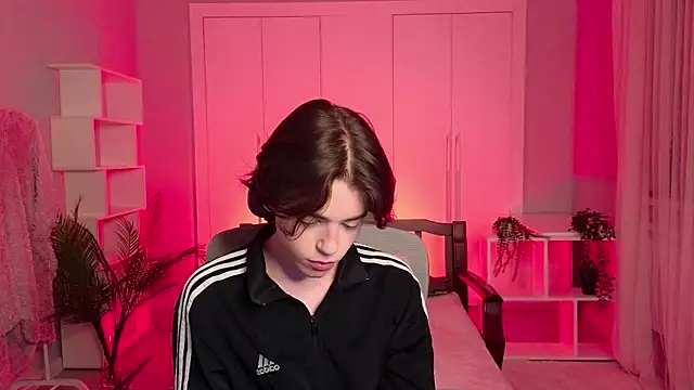 b0y fantasy online show from February 3, 5:24 pm