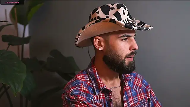 Snapshot of HairyRobxxx chatting on September 26, 7:00 pm HairyRobxxx online show from September 26, 7:00 pm