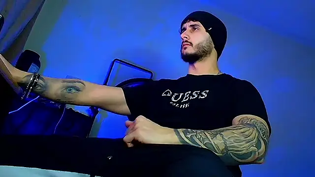 XanderCage99 online show from February 2, 5:32 pm