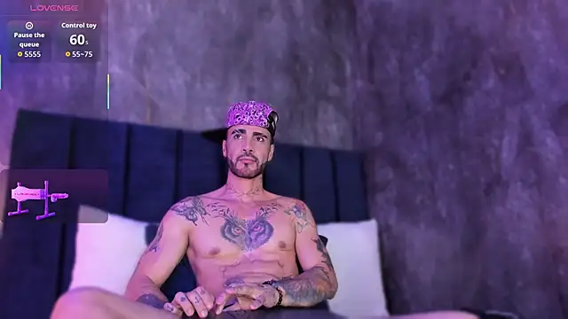 Lancelot Benwick online show from November 26, 8:34 pm