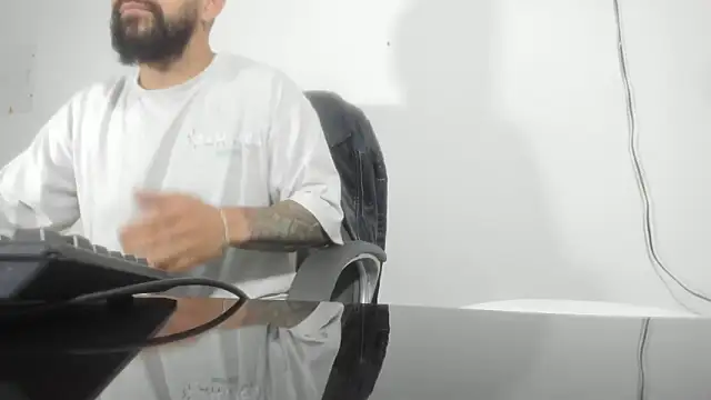 ragnar881547 online show from January 6, 9:43 pm