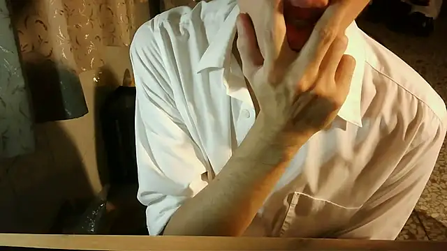 KYU890428 online show from October 1, 6:45 pm