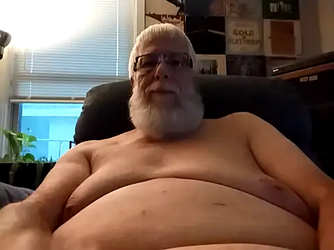 Snapshot of Buzzintx chatting on September 24, 11:14 pm Buzzintx online show from September 24, 11:14 pm