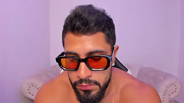 Santiago huntt online show from March 13, 9:43 pm