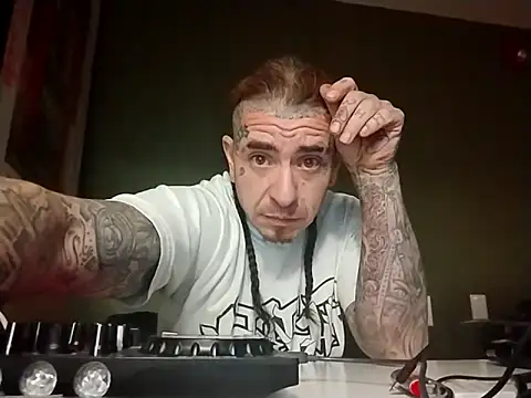 justthetip4209 online show from March 19, 12:34 pm