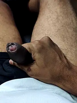 vannaaaa100 online show from April 21, 1:50 pm