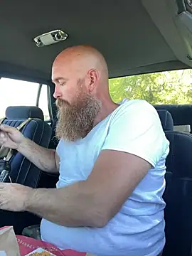 Snapshot of 32XRedBeard chatting on March 6, 8:37 pm 32XRedBeard online show from March 6, 8:37 pm