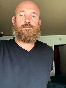 Snapshot of 32XRedBeard chatting on October 5, 2:43 pm 32XRedBeard online show from October 5, 2:43 pm