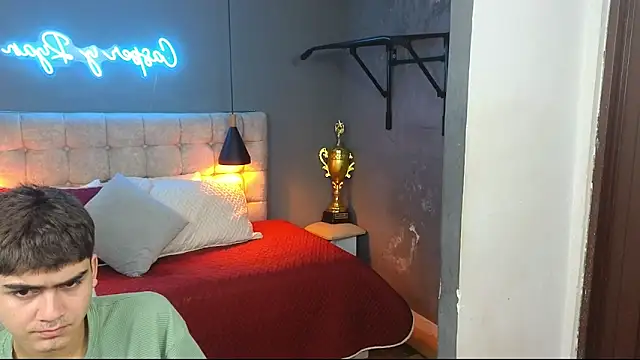 Snapshot of Tommy18__ chatting on February 25, 5:30 am Tommy18 online show from February 25, 5:30 am