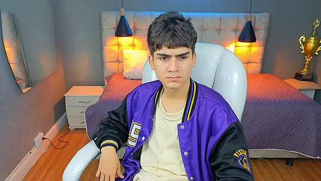 Snapshot of Tommy18__ chatting on March 14, 7:15 am Tommy18 online show from March 14, 7:15 am