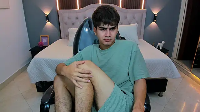 Tommy18   online show from January 13, 3:33 am