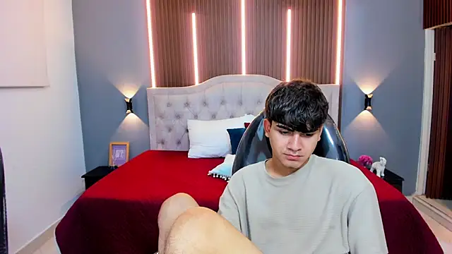 Tommy18   online show from October 24, 3:52 am