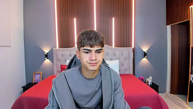 Tommy18   online show from October 29, 3:42 am