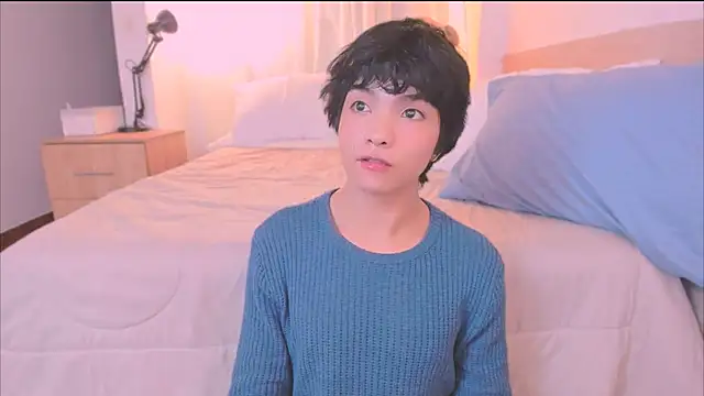 AllanYong18 online show from December 1, 5:10 am