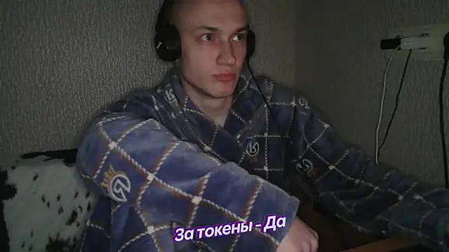 Snapshot of johnny_positive chatting on January 15, 3:22 am johnny positive online show from January 15, 3:22 am