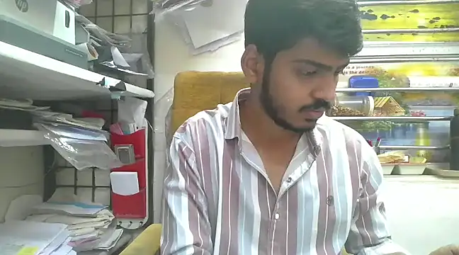 Snapshot of cute_modell chatting on February 7, 7:40 am cute modell online show from February 7, 7:40 am